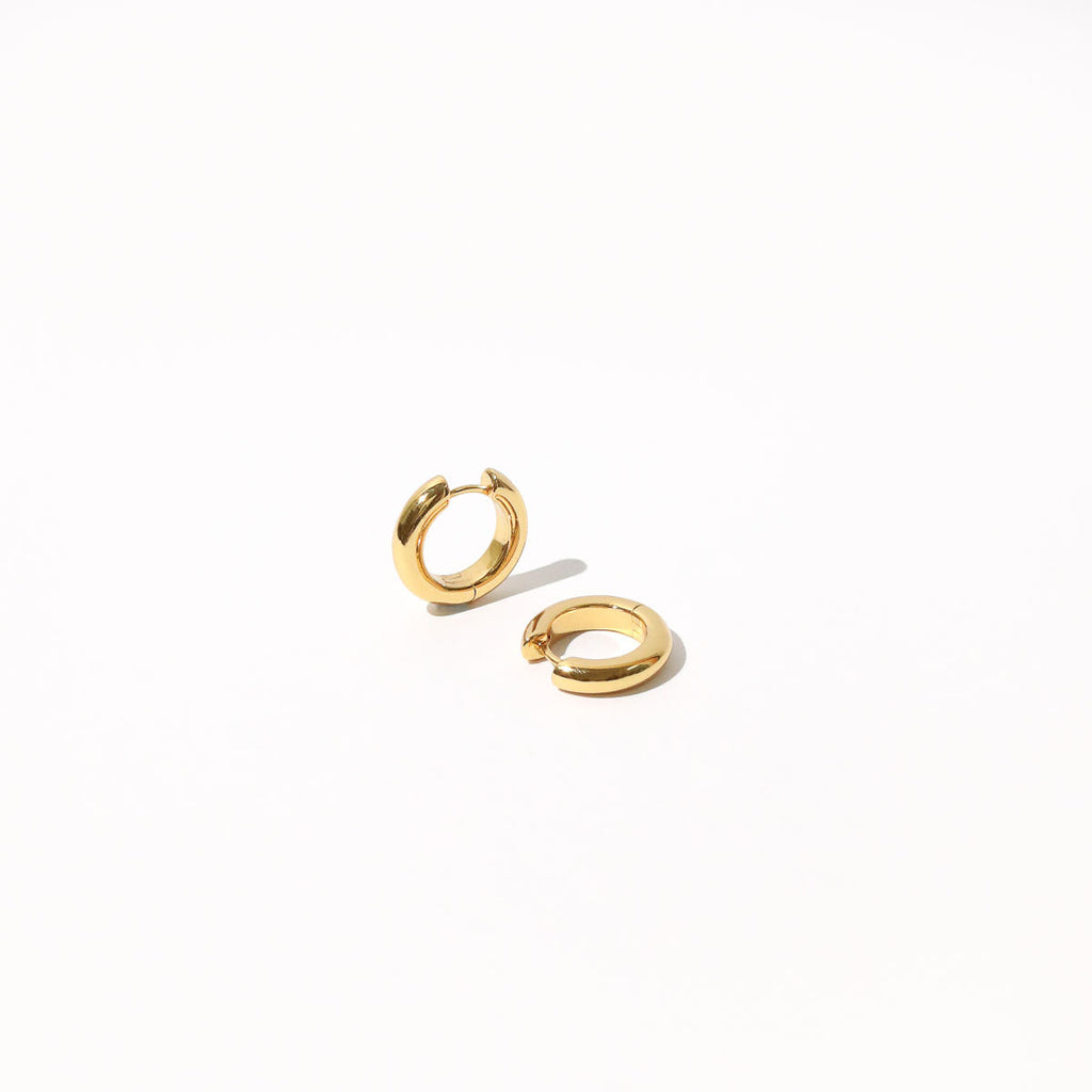 Bold Medium Hoops in Gold