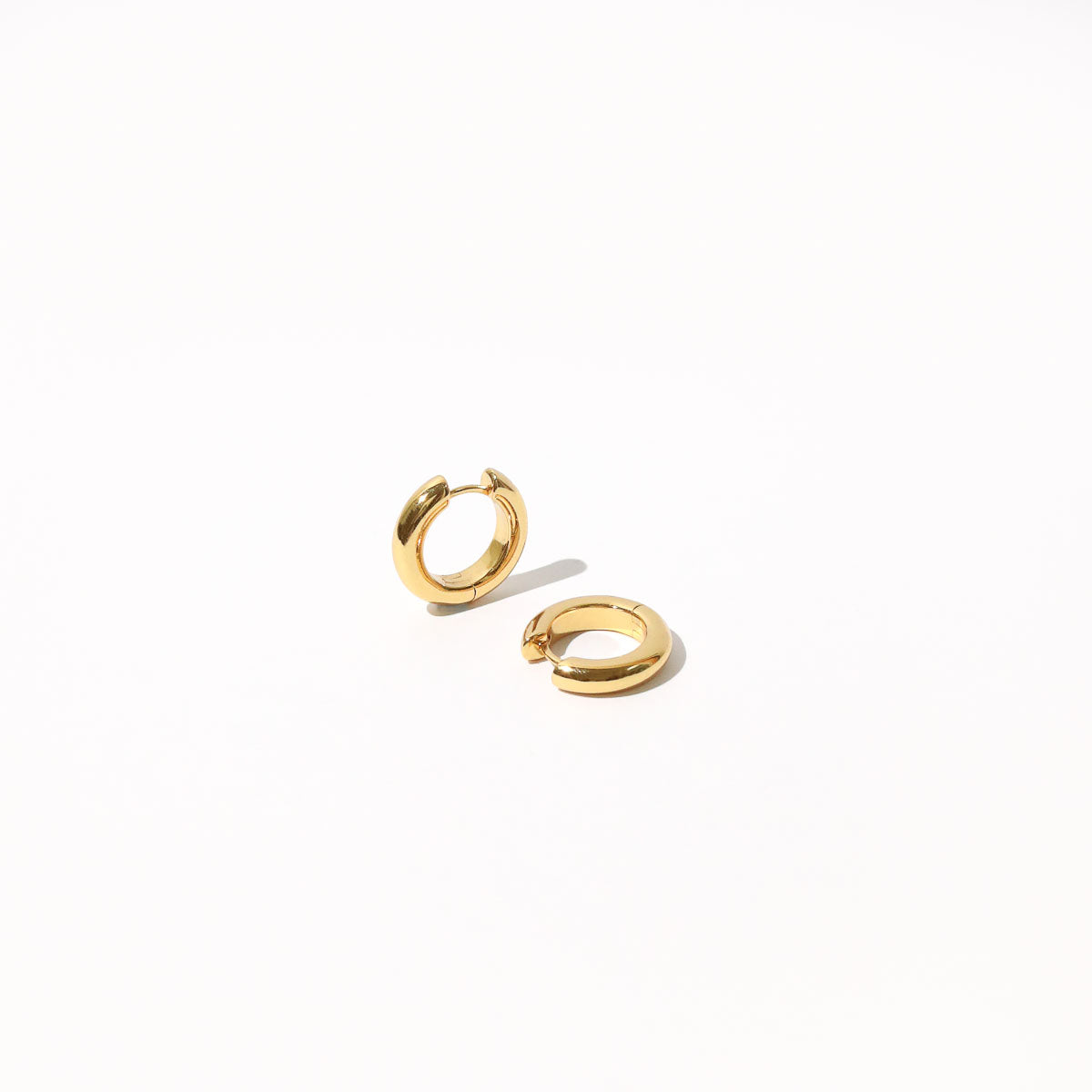 Bold Medium Hoops in Gold
