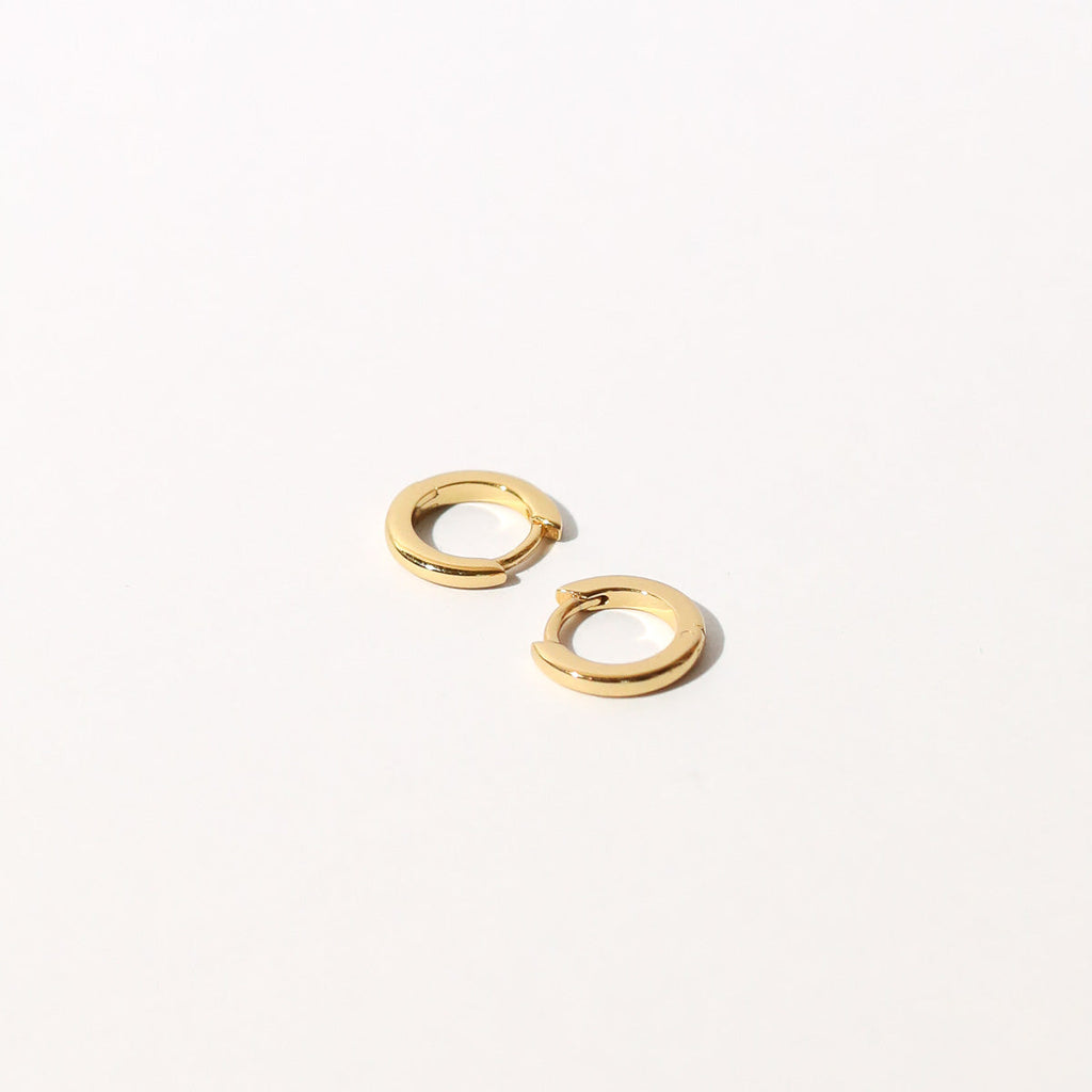 Essential Huggies in Gold
