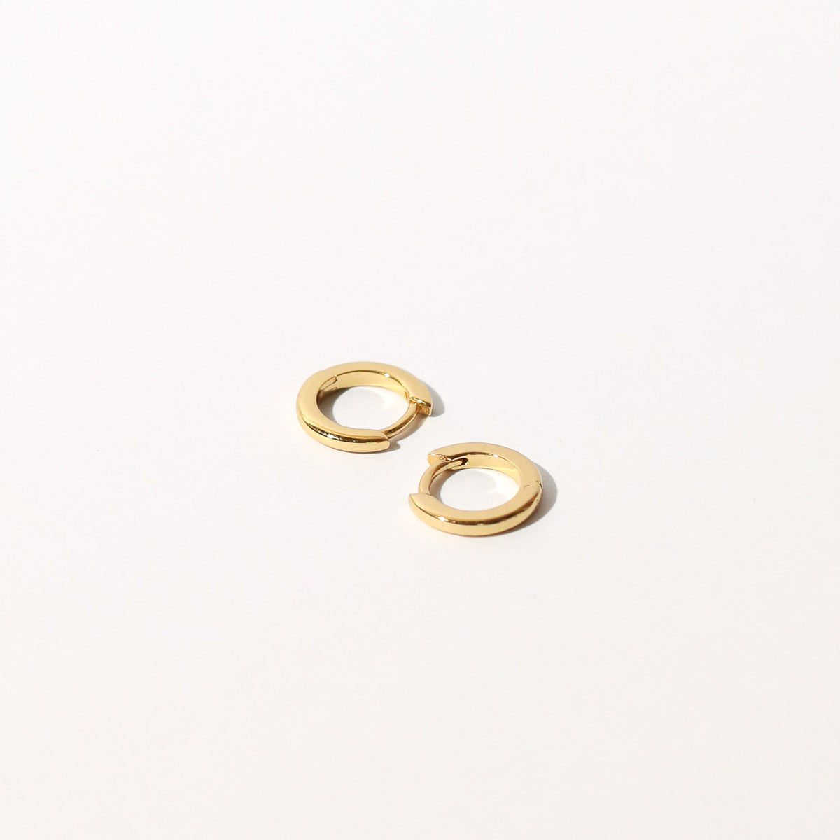 Essential Huggies in Gold