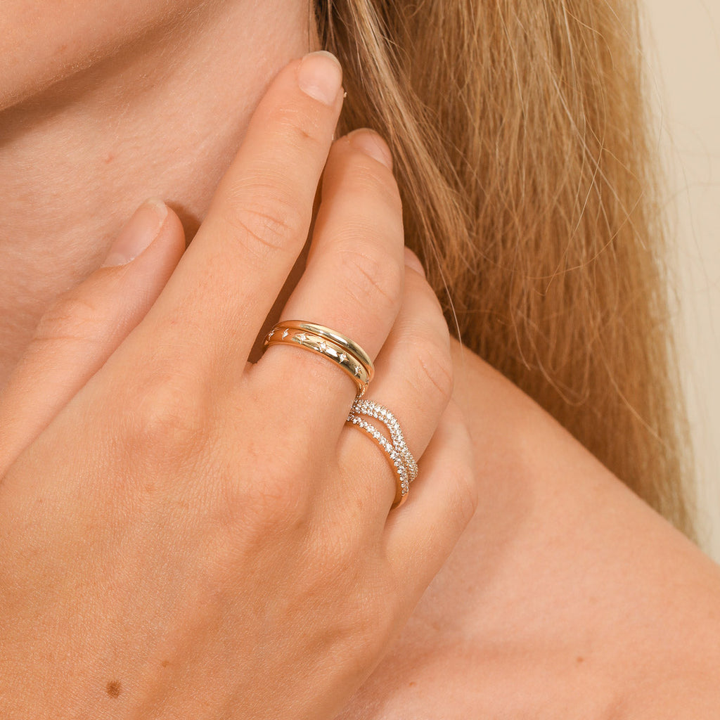 Cosmic Star Band Ring in Gold