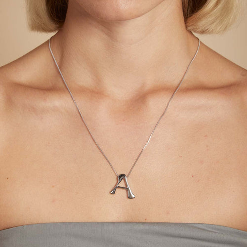 A Initial Bold Pendant Necklace in Silver
