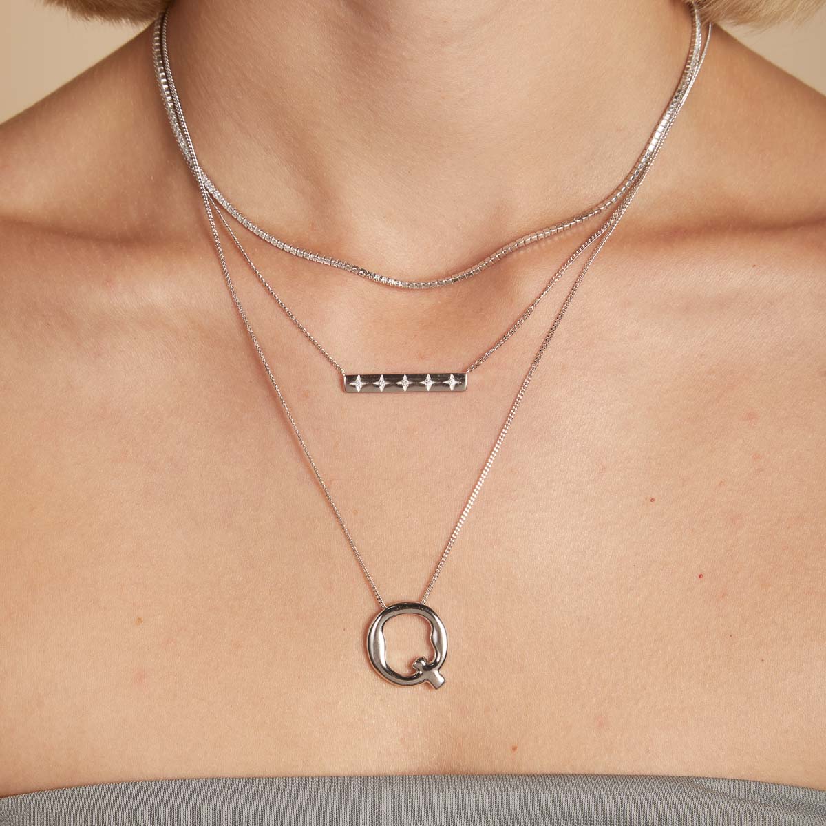 Q Initial Bold Pendant Necklace in Silver