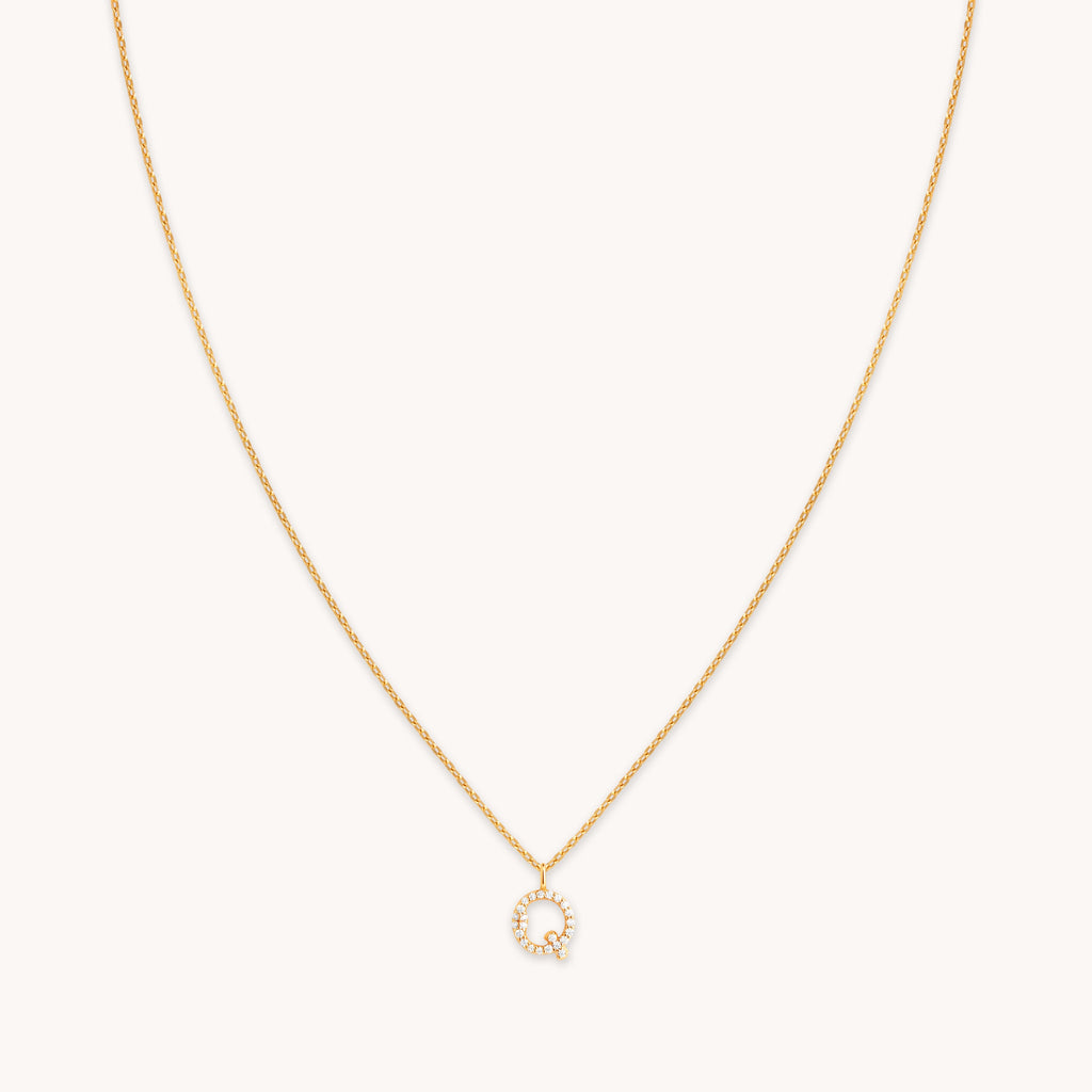 Q Initial Pavé Pendant Necklace in Gold