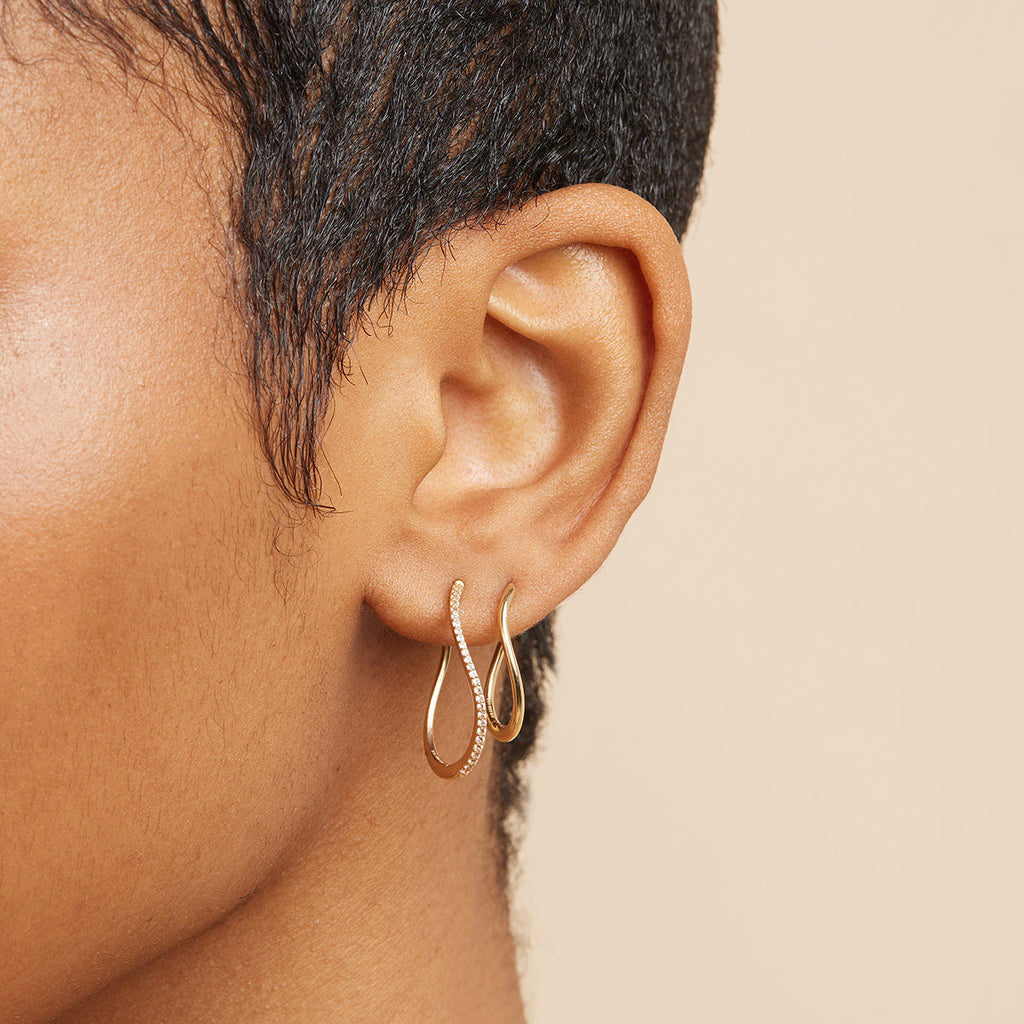 Infinite Hoops in Solid Gold