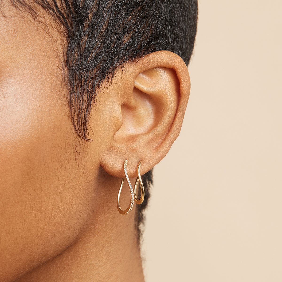 Infinite Hoops in Solid Gold