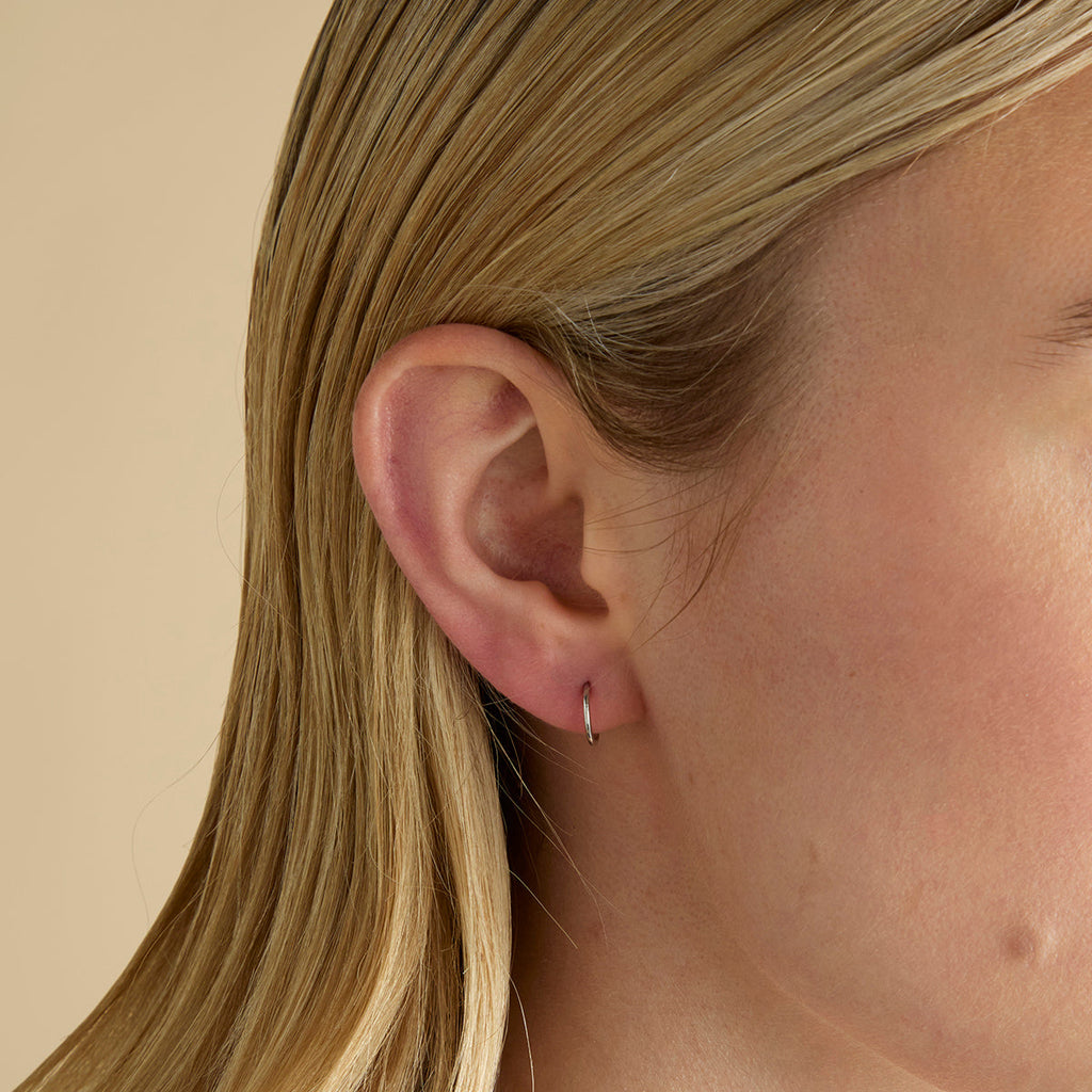 Seamless Titanium Piercing Hoop in Platinum