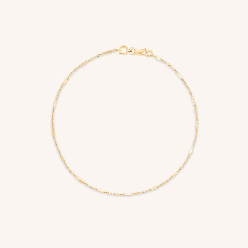 Astrid Story Chain Bracelet in Solid Gold