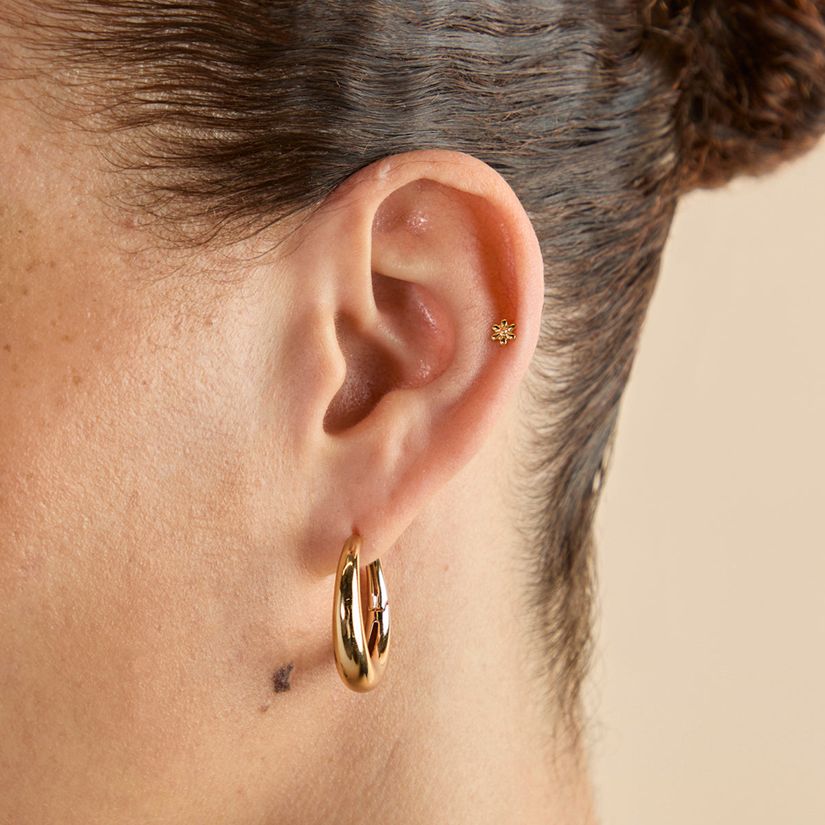 Flower Titanium Piercing Stud in Gold