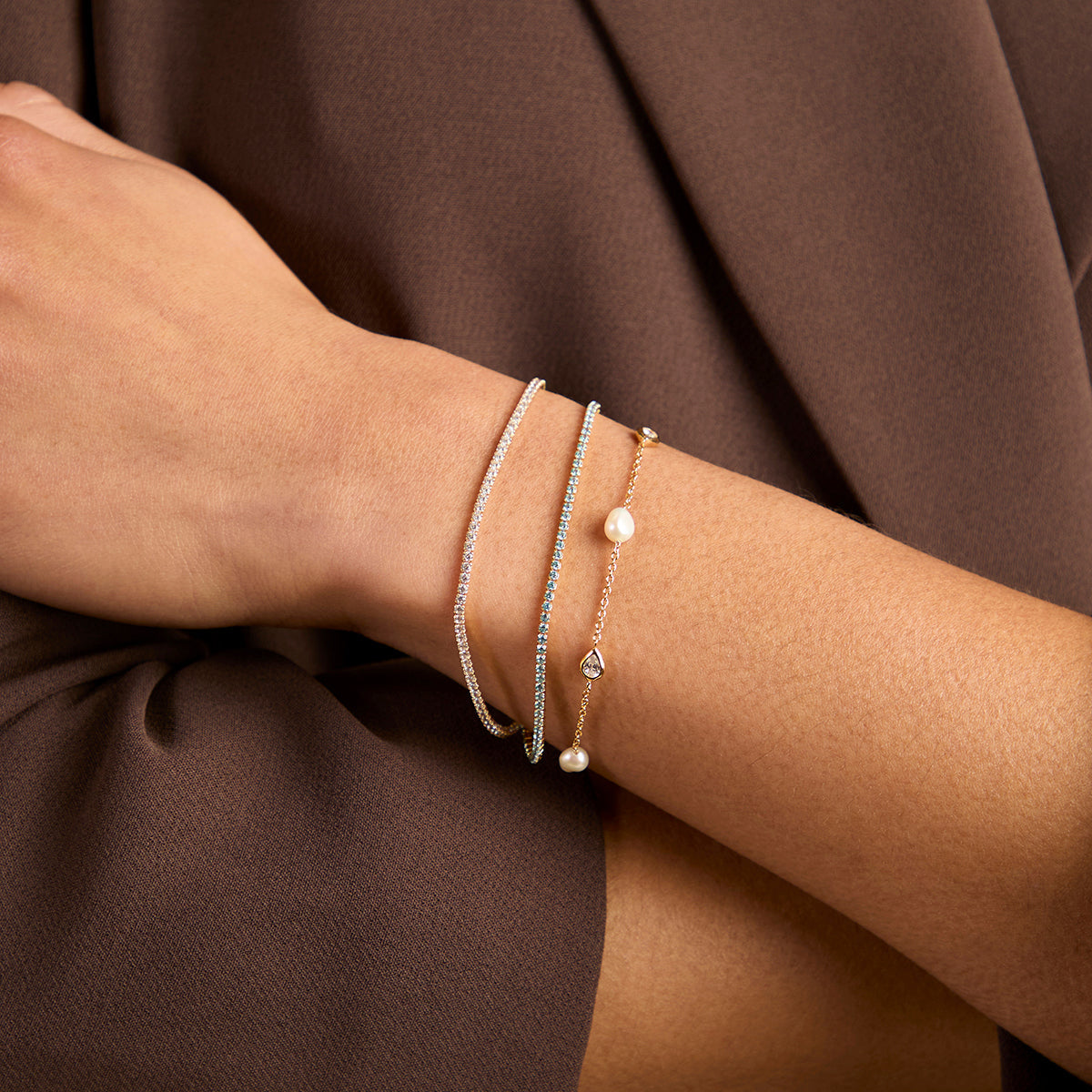 Blue Tennis Chain Bracelet in Gold