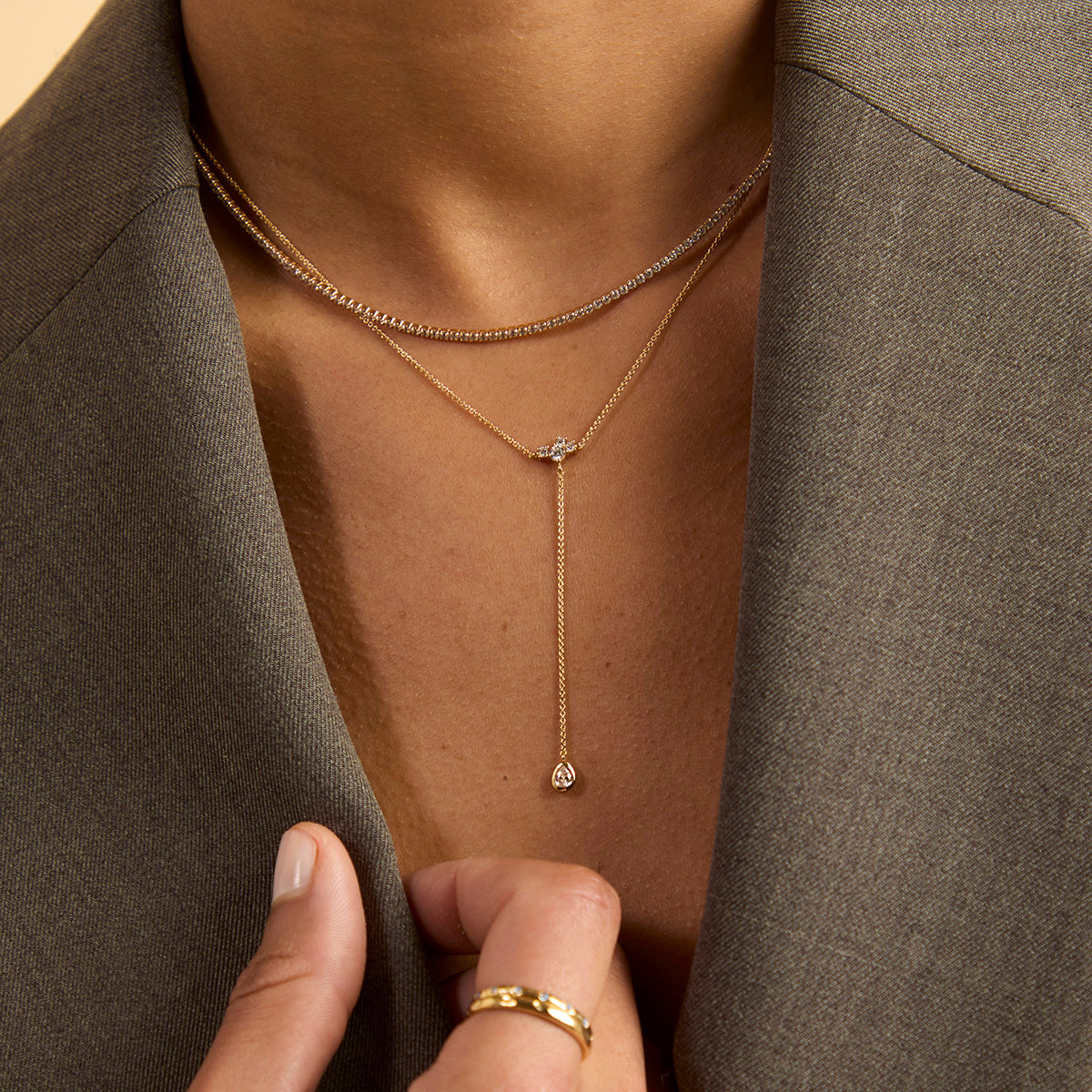 Pear Bezel Lariat Necklace in Gold