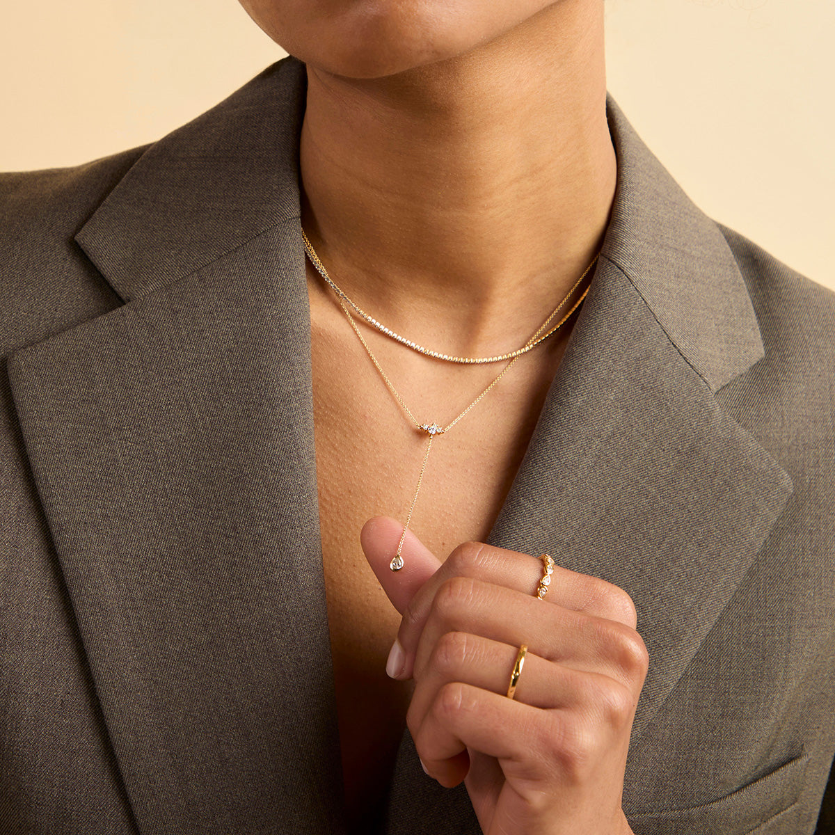 Pear Bezel Lariat Necklace in Gold