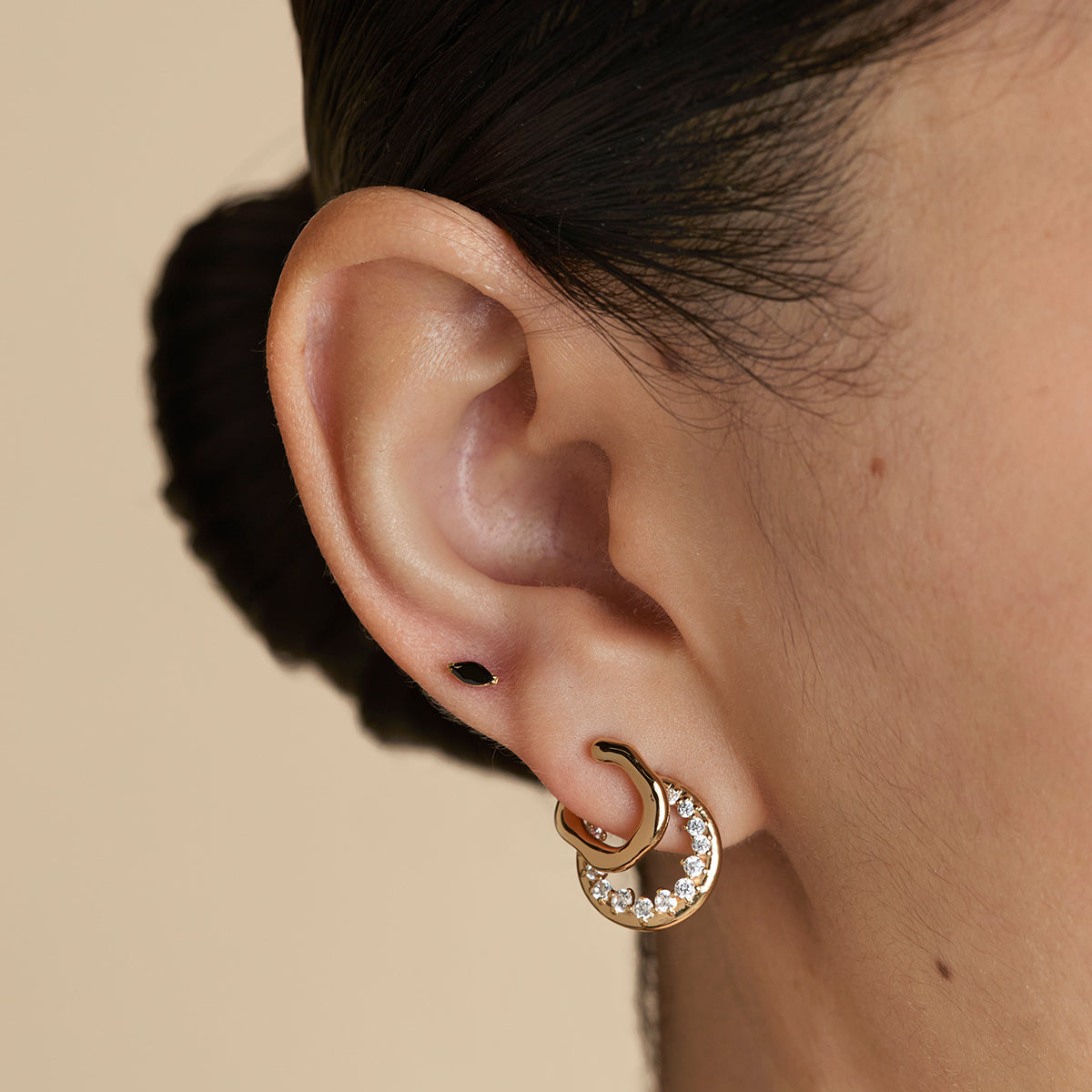 Black Crystal Marquise Titanium Piercing Stud in Gold