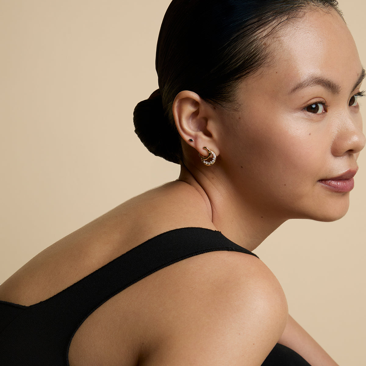 Black Crystal Marquise Titanium Piercing Stud in Gold