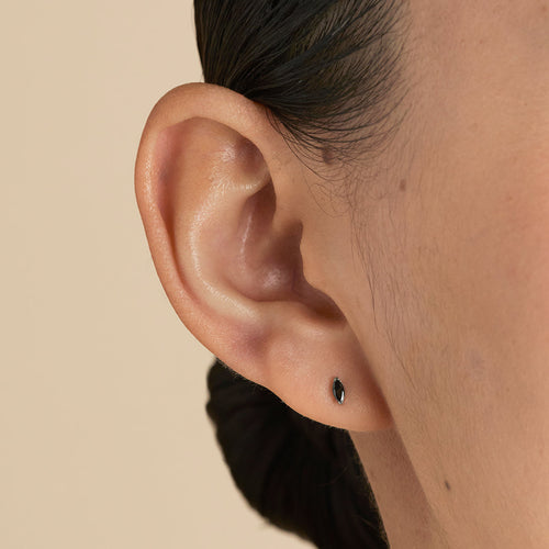 Black Crystal Marquise Titanium Piercing Stud in Platinum