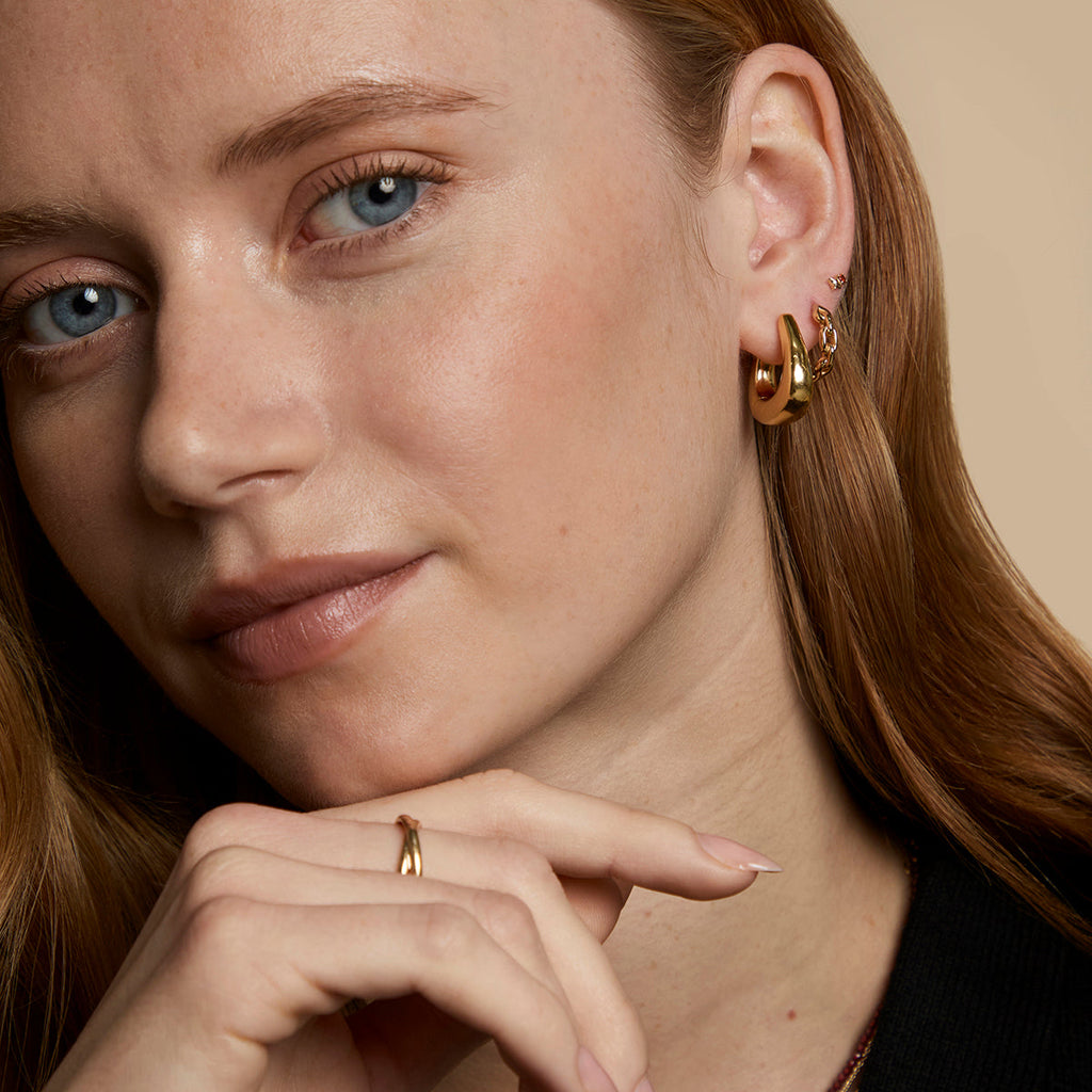 Saddle Medium Hoops in Gold