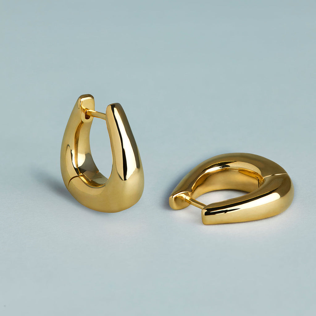Saddle Medium Hoops in Gold