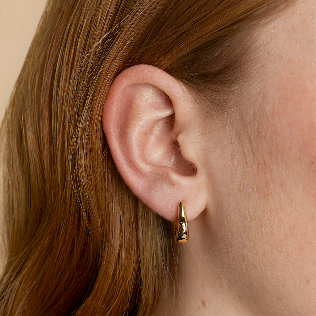 Saddle Small Hoops in Gold