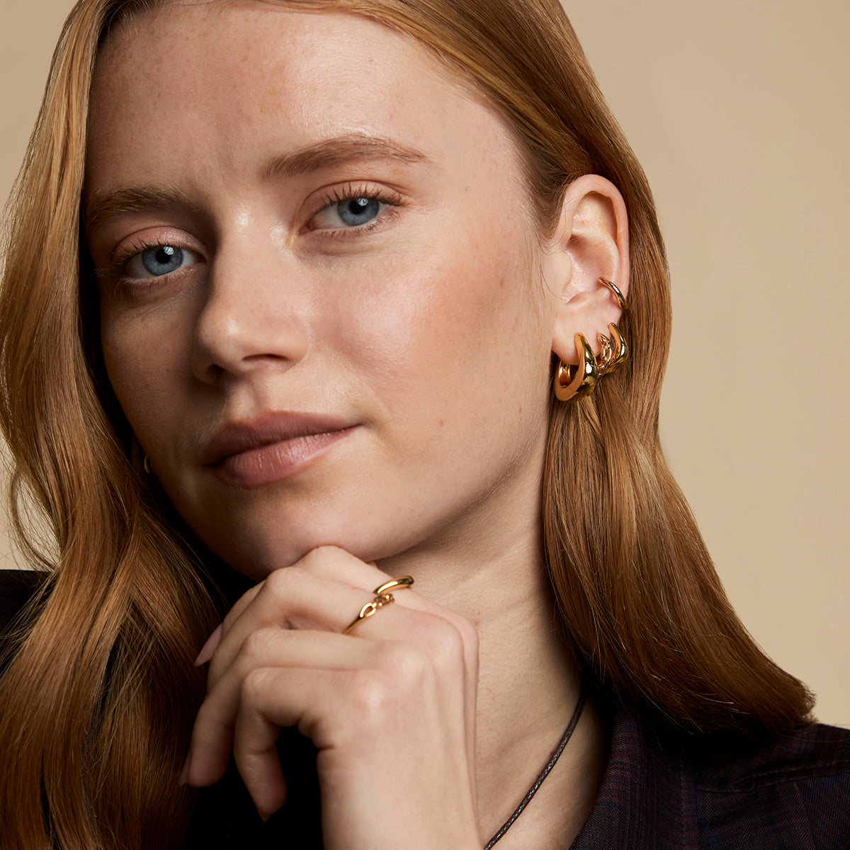 Saddle Small Hoops in Gold