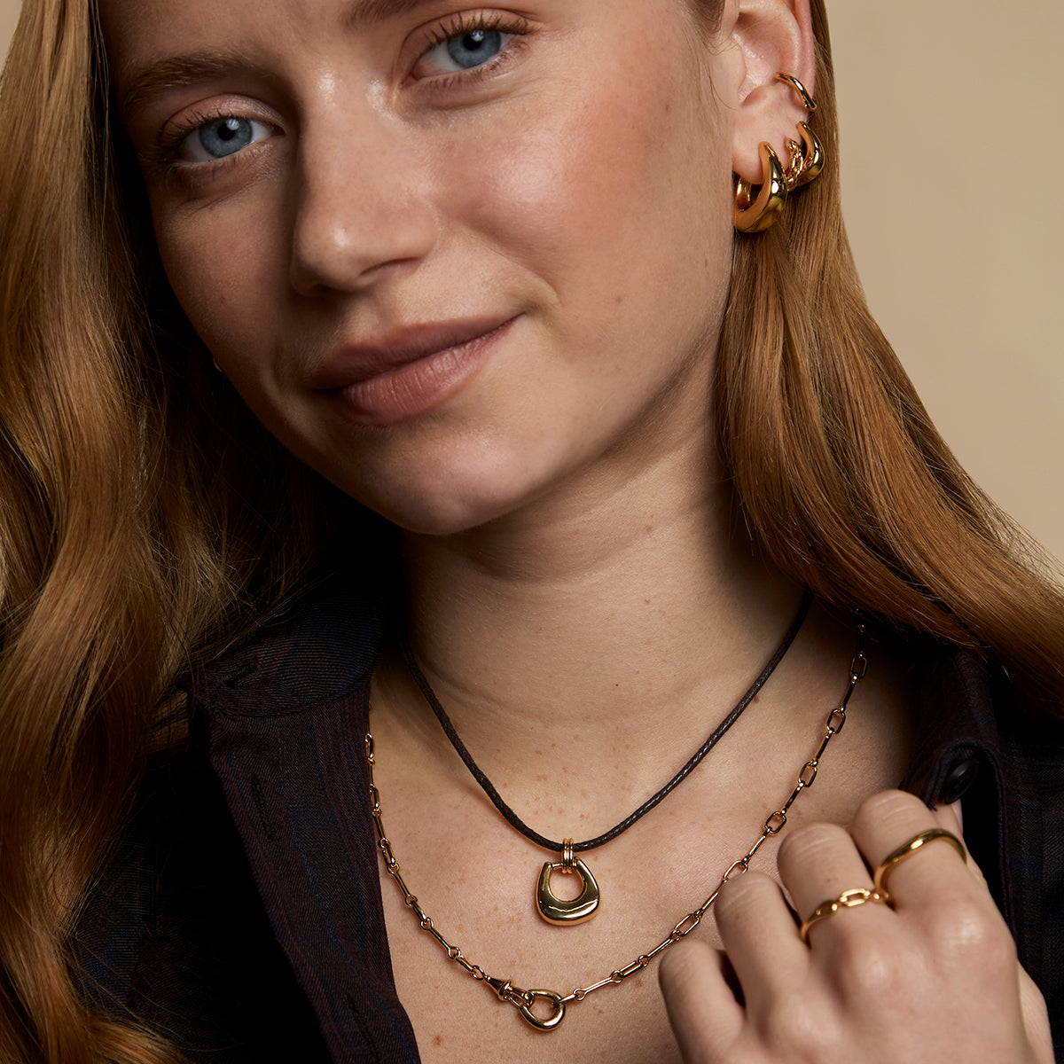 Saddle Small Hoops in Gold