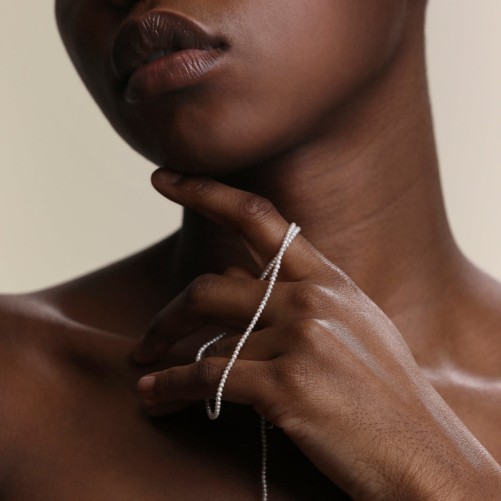 Pearl Necklace in Solid Gold