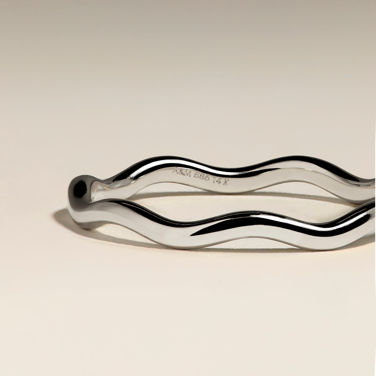 Scalloped Band Ring in Solid White Gold