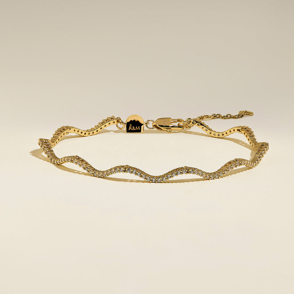 Scalloped Tennis Chain Bracelet in Gold