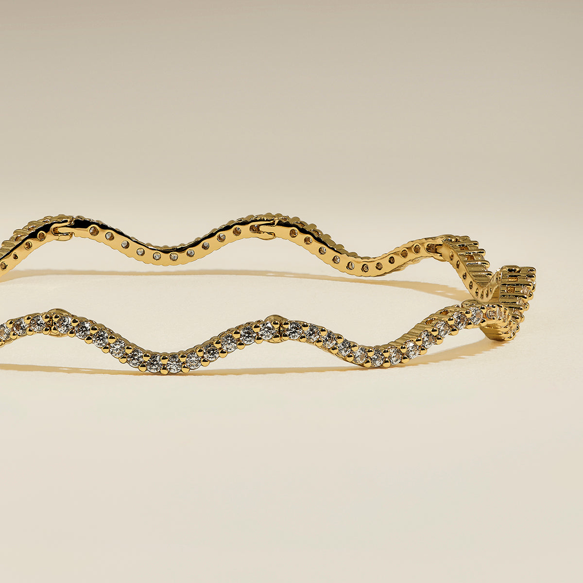 Scalloped Tennis Chain Bracelet in Gold