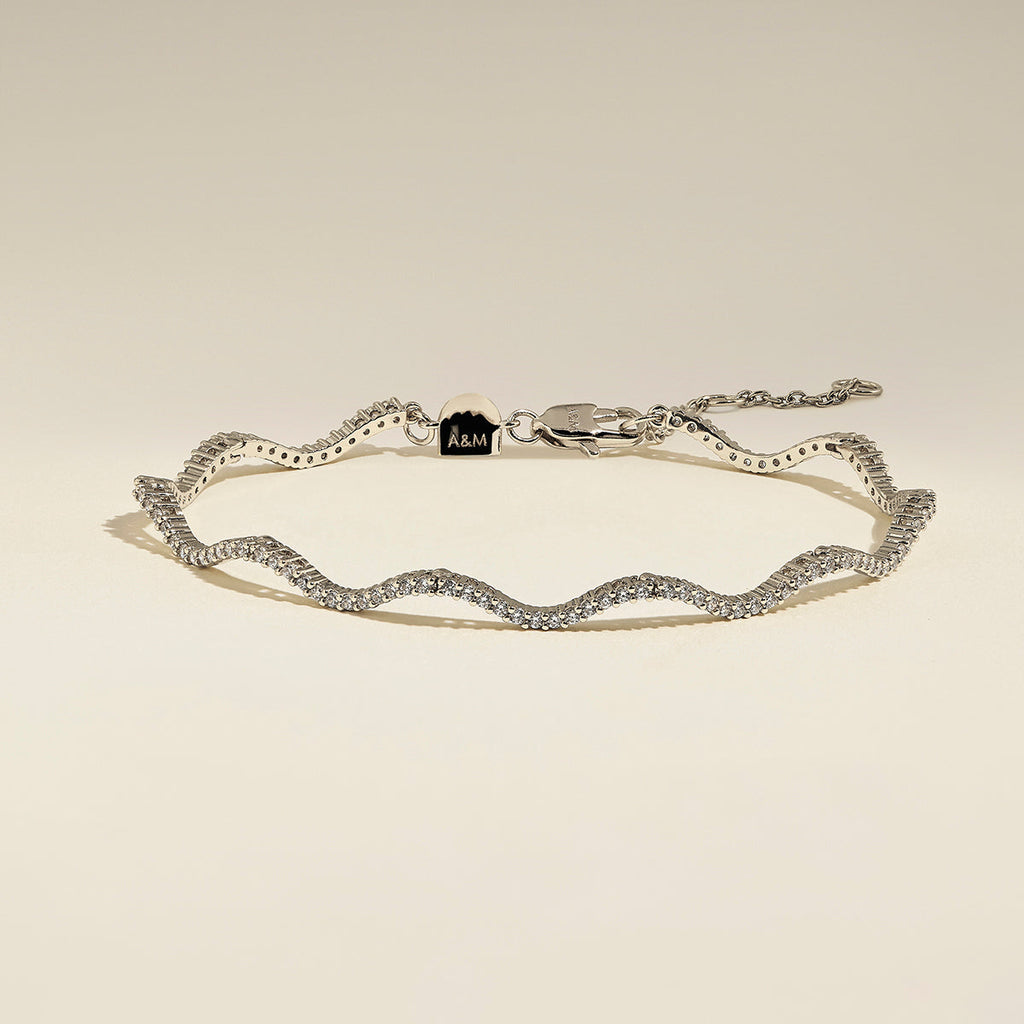 Scalloped Tennis Chain Bracelet in Silver
