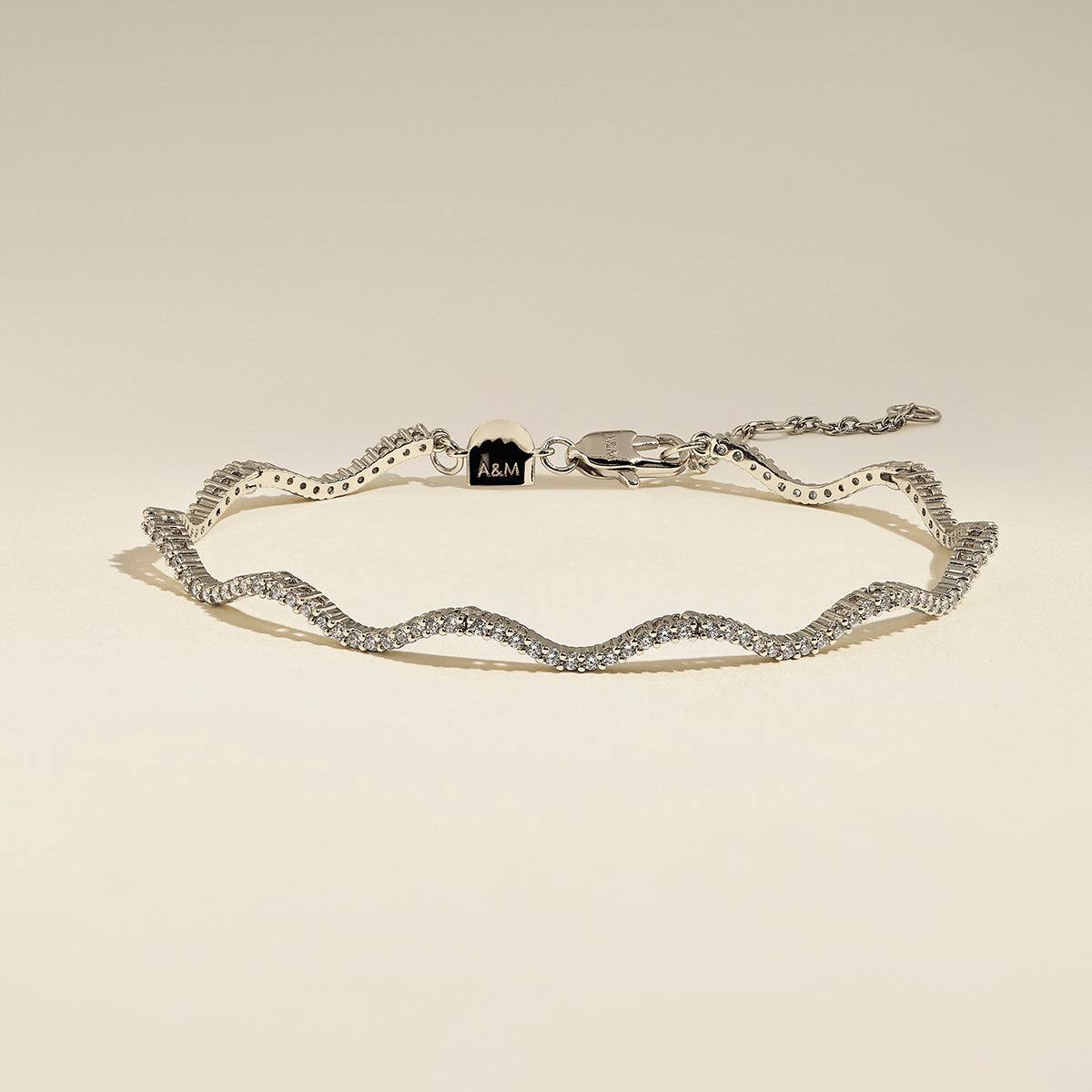 Scalloped Tennis Chain Bracelet in Silver