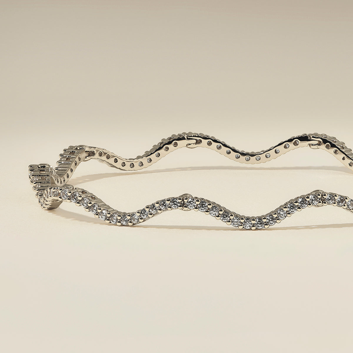 Scalloped Tennis Chain Bracelet in Silver