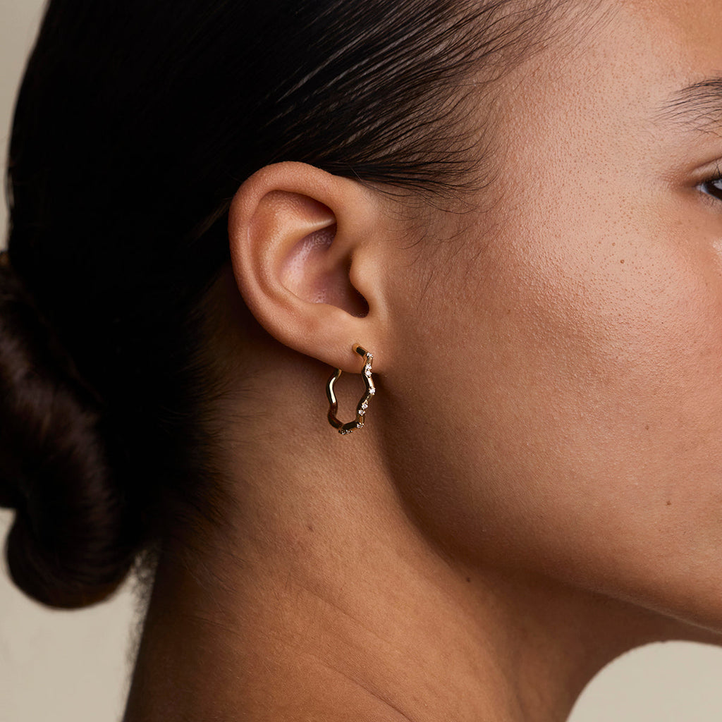 Scalloped Crystal Medium Hoops in Gold