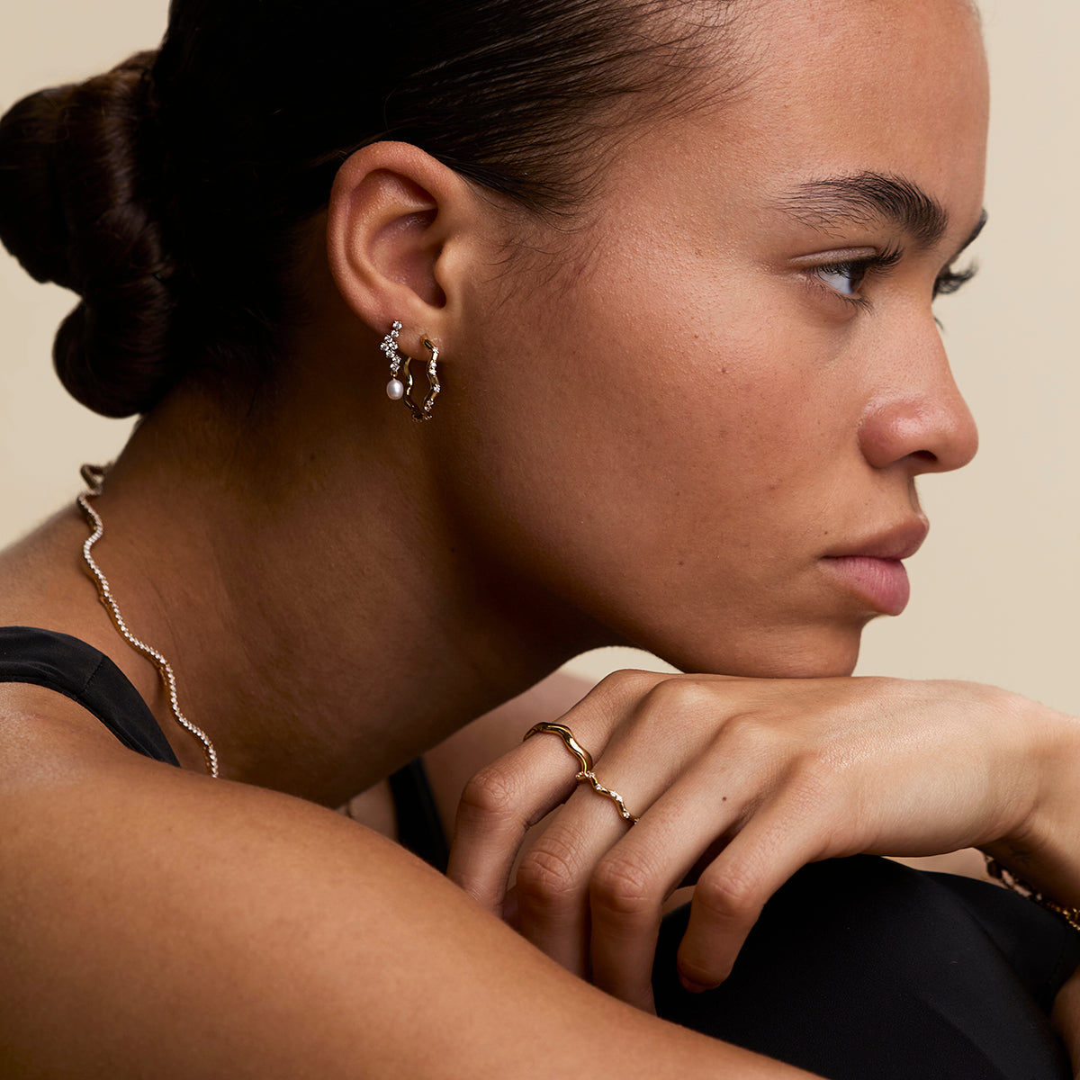 Scalloped Crystal Medium Hoops in Gold