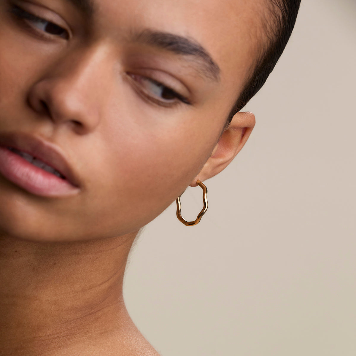 Scalloped Large Hoops in Gold