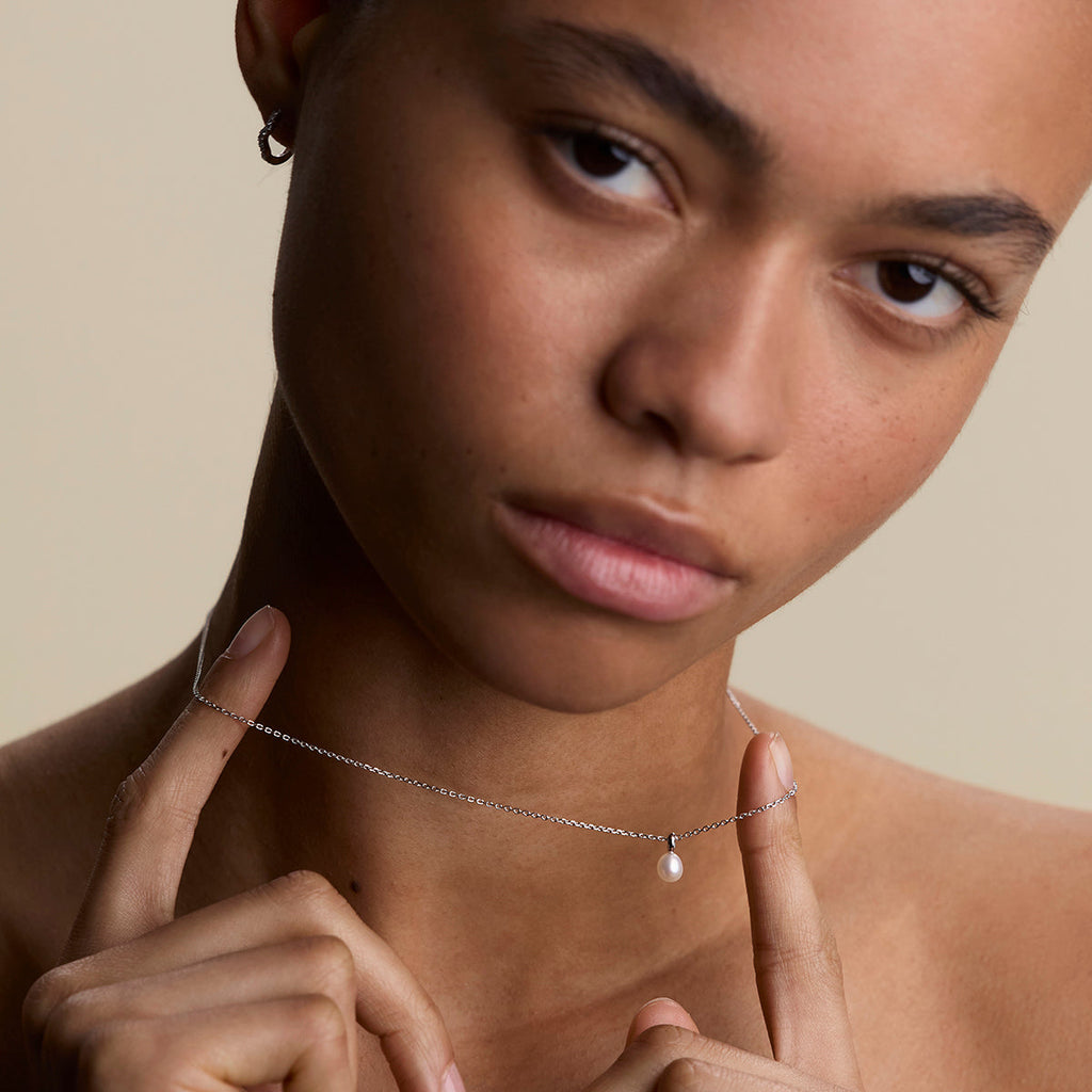 Pearl Pendant Necklace in Silver