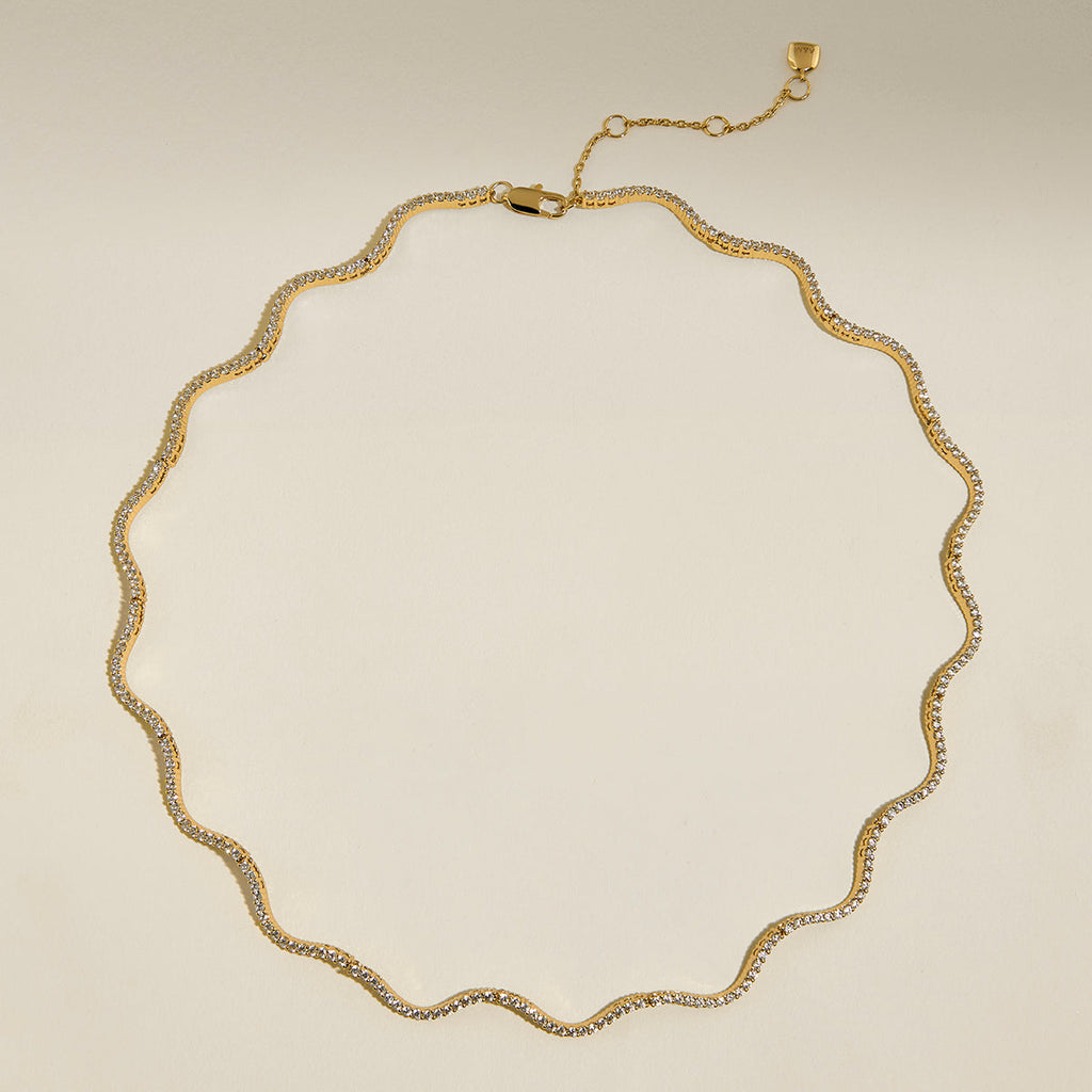 Scalloped Tennis Chain Necklace in Gold