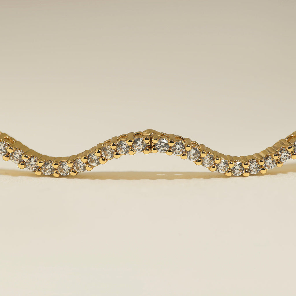 Scalloped Tennis Chain Necklace in Gold