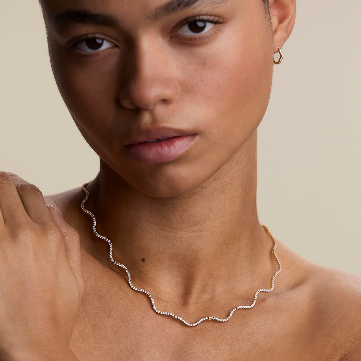 Scalloped Tennis Chain Necklace in Gold