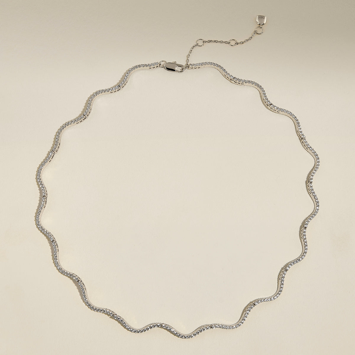 Scalloped Tennis Chain Necklace in Silver