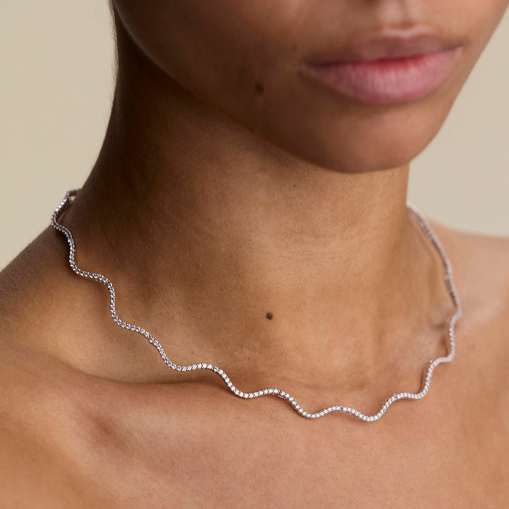 Scalloped Tennis Chain Necklace in Silver