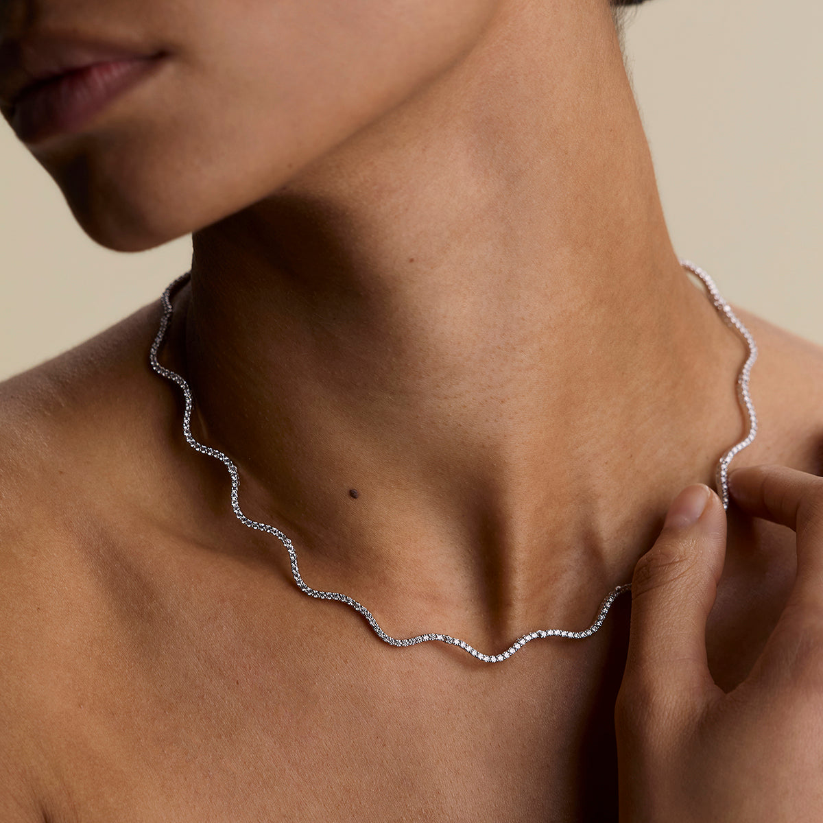 Scalloped Tennis Chain Necklace in Silver
