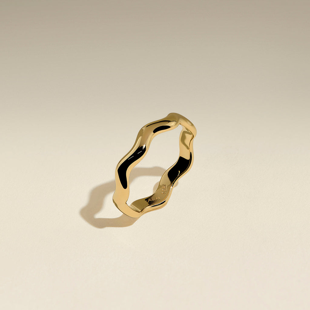 Scalloped Band Ring in Gold