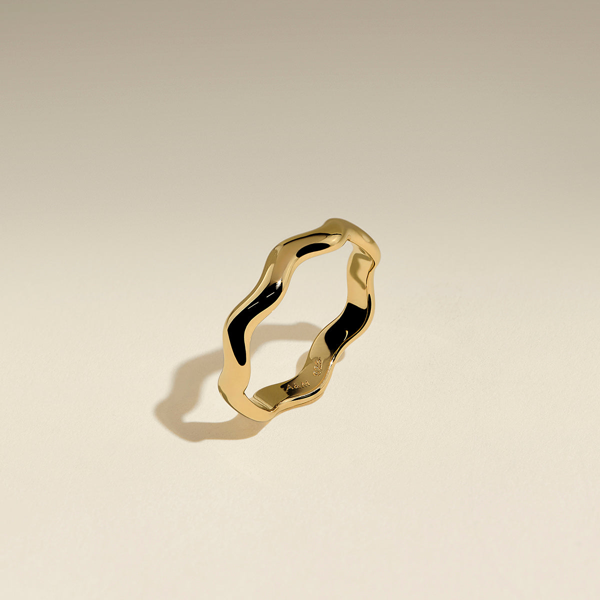 Scalloped Band Ring in Gold