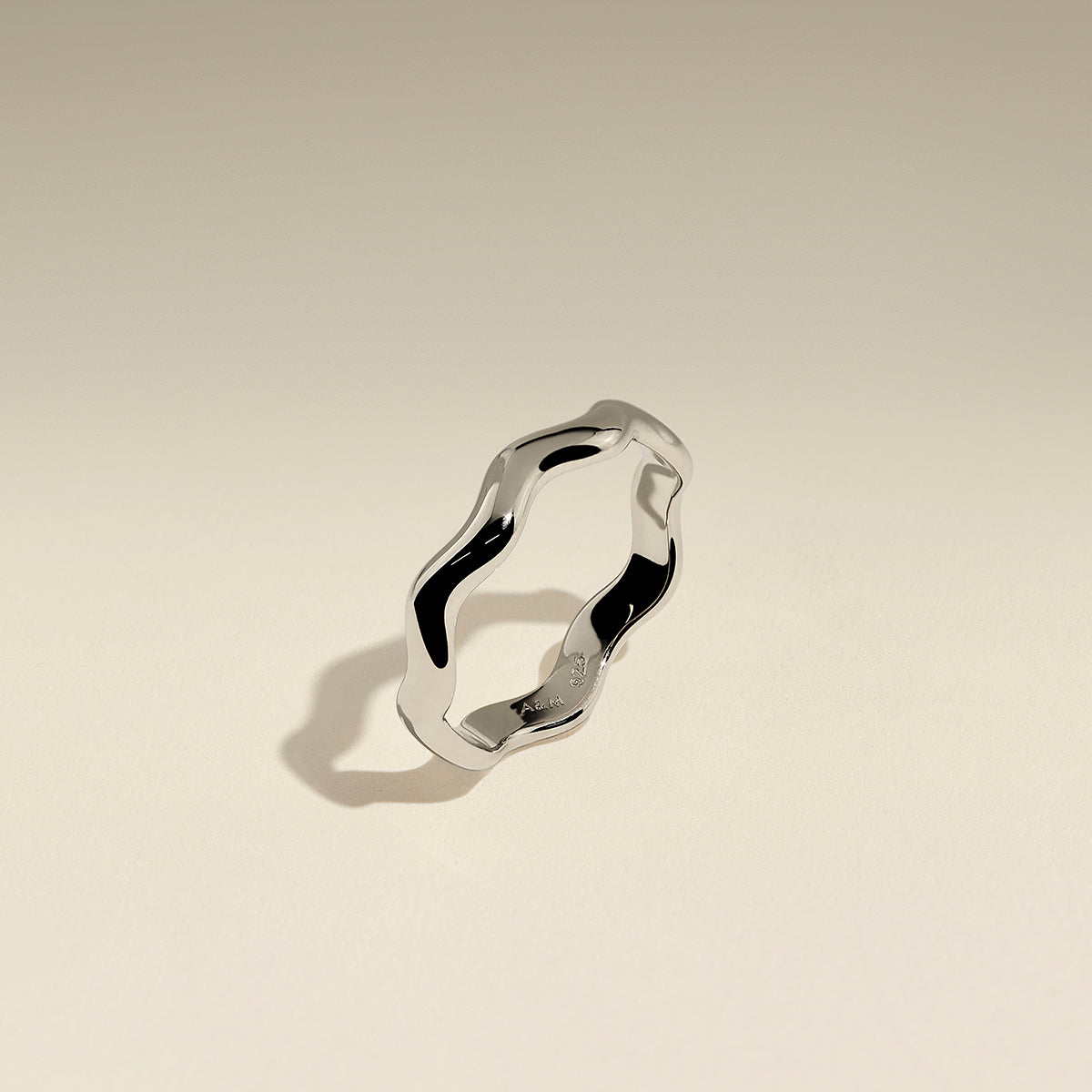Scalloped Band Ring in Silver