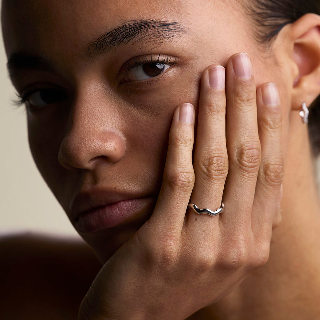 Scalloped Band Ring in Silver