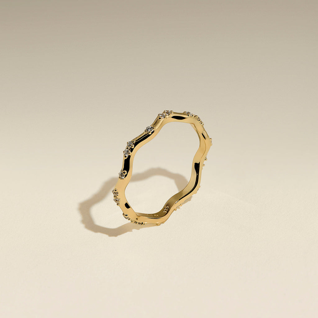 Scalloped Crystal Band Ring in Gold