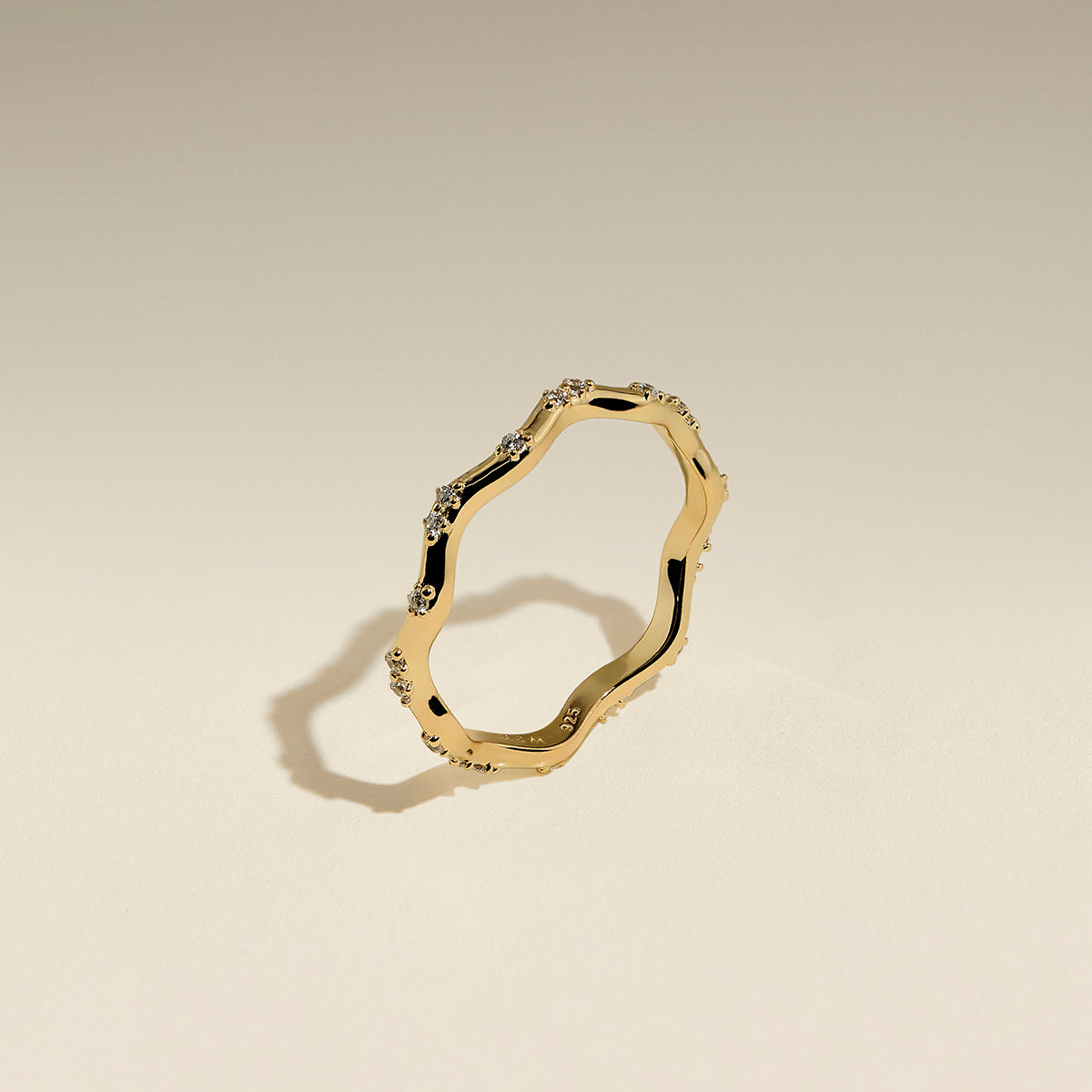 Scalloped Crystal Band Ring in Gold
