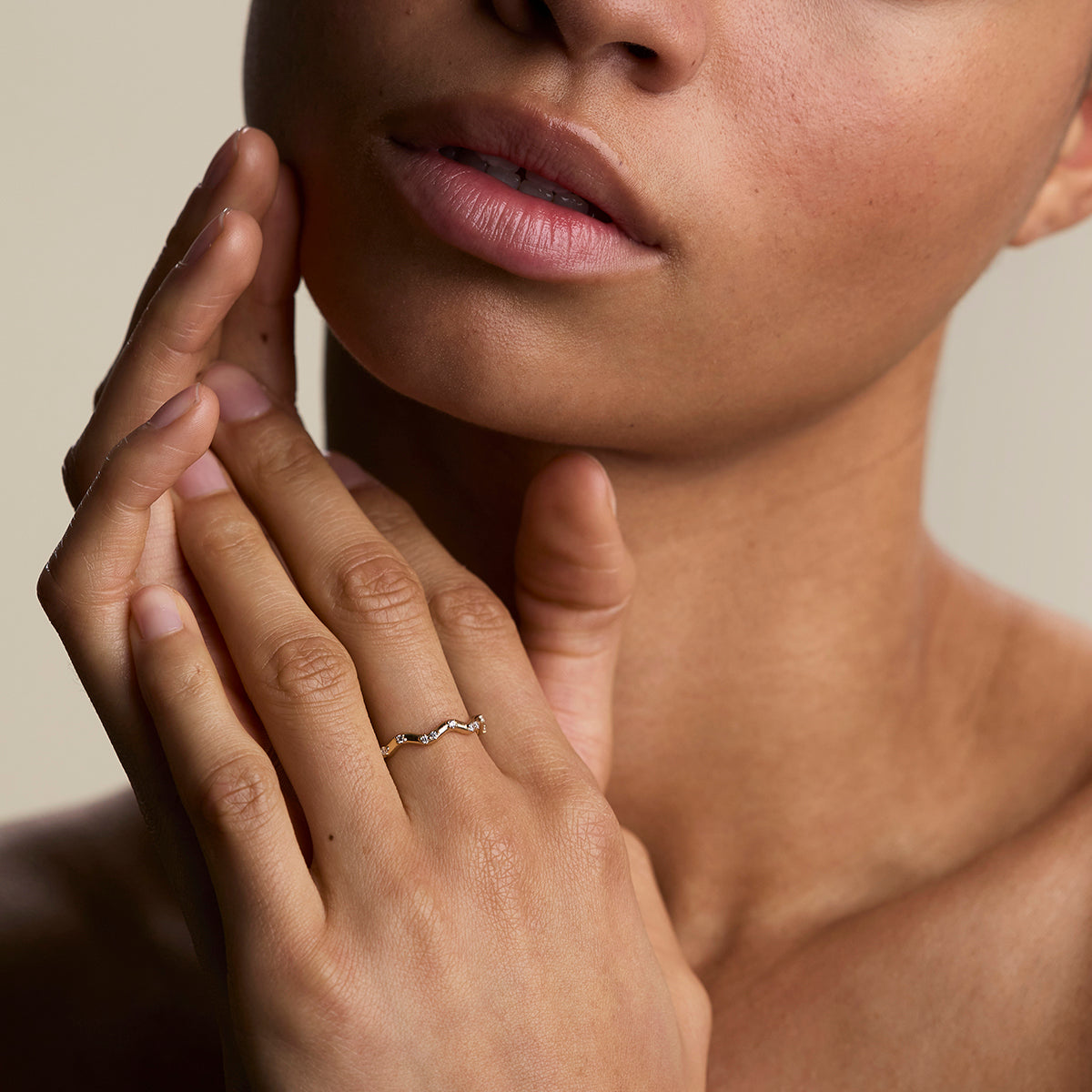 Scalloped Crystal Band Ring in Gold