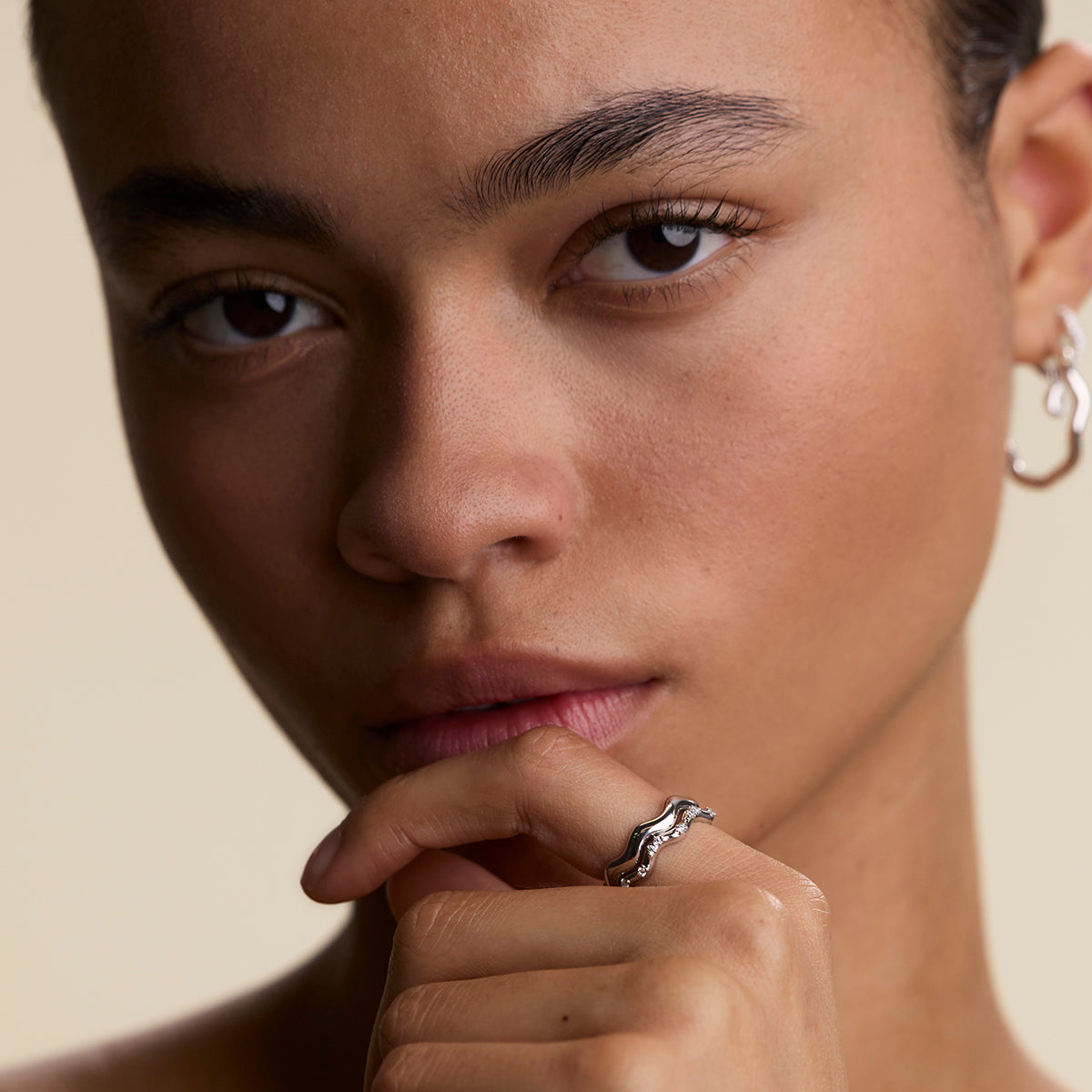Scalloped Crystal Band Ring in Silver