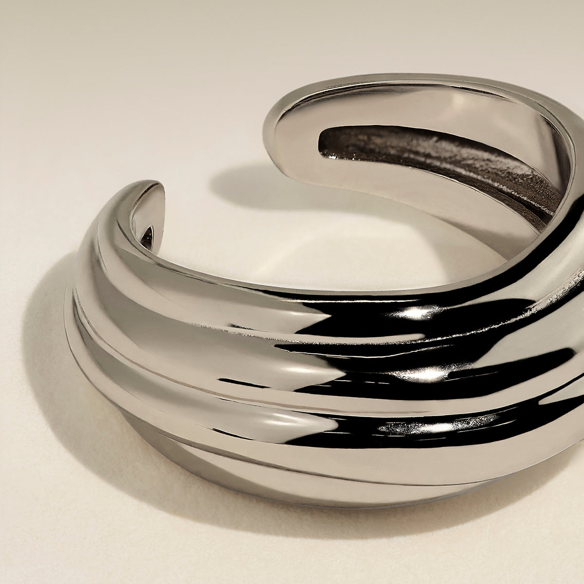 Ripple Wave Ear Cuff in Silver